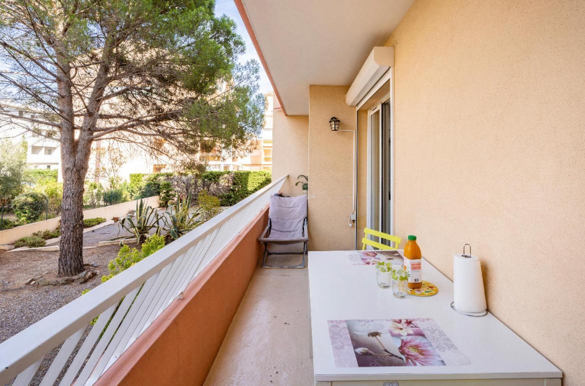 Joli T2 Tres Proche De La Plage De Fréjus Buitenkant foto
